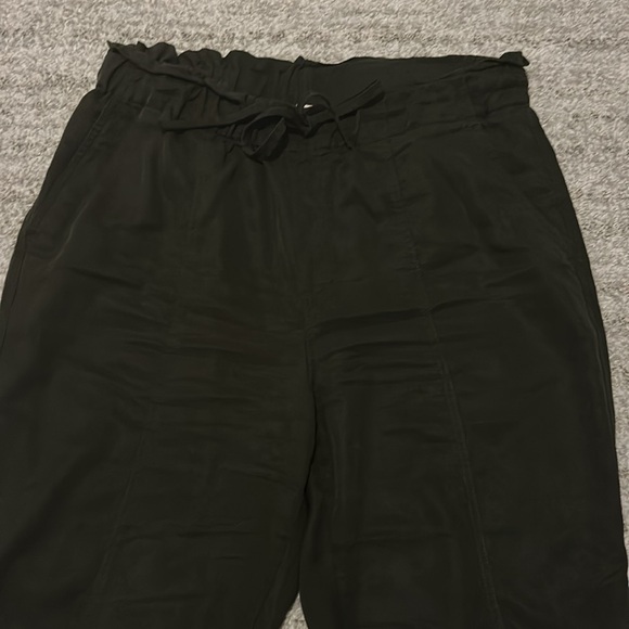A new day olive 🫒 green high rise pants. Used once ! - Picture 5 of 12